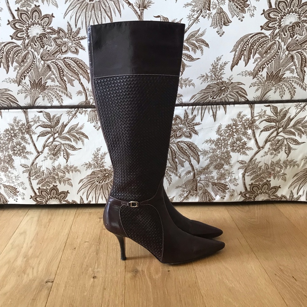 BEAUTIFUL! Cole Haan Leather Boots - Picture 3 of 10
